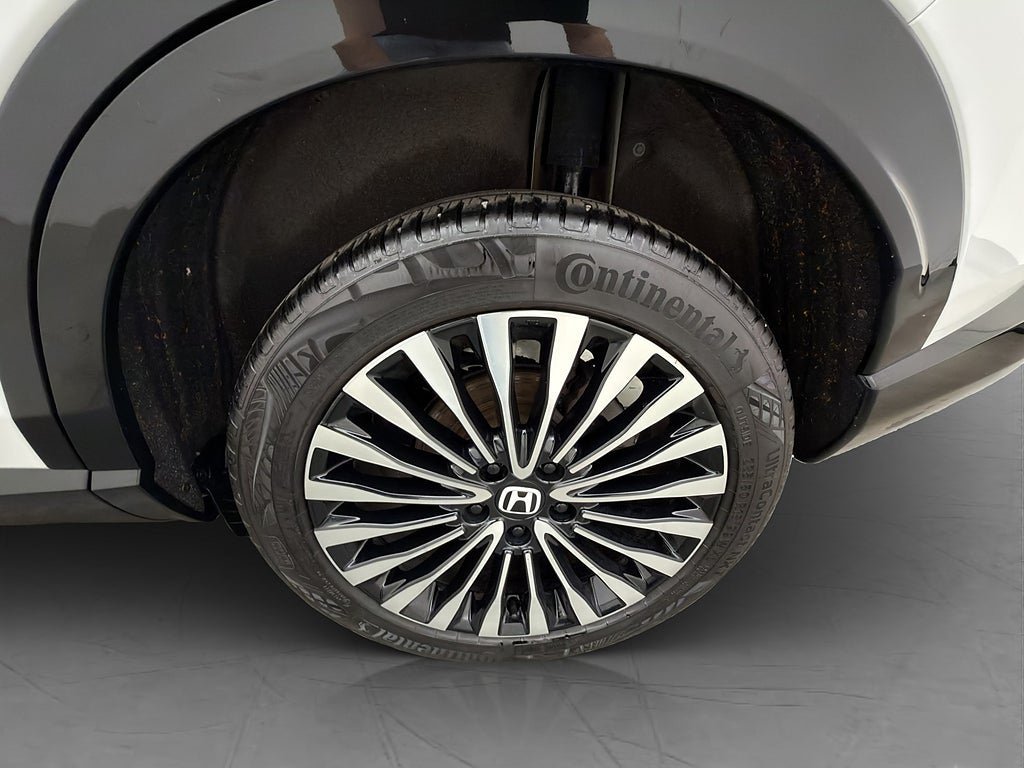 Vehicle Image 30