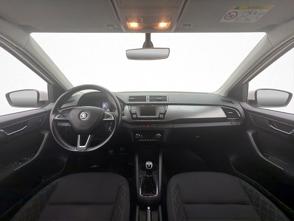 Vehicle Image 12