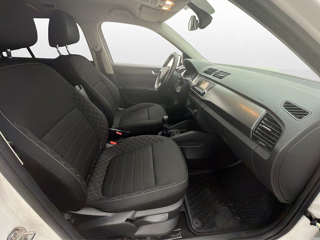 Vehicle Image 23
