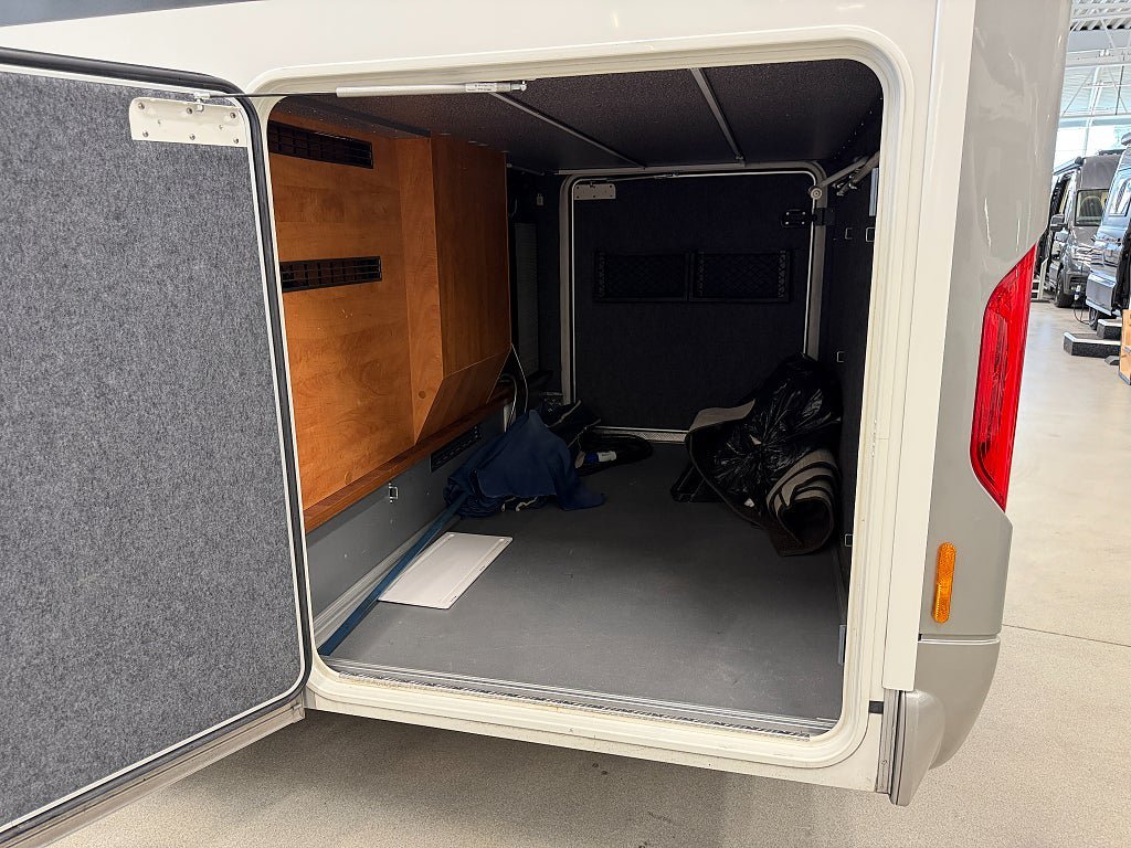 Vehicle Image 23