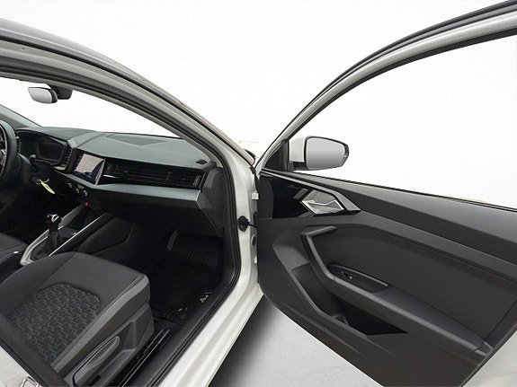 Vehicle Image 23