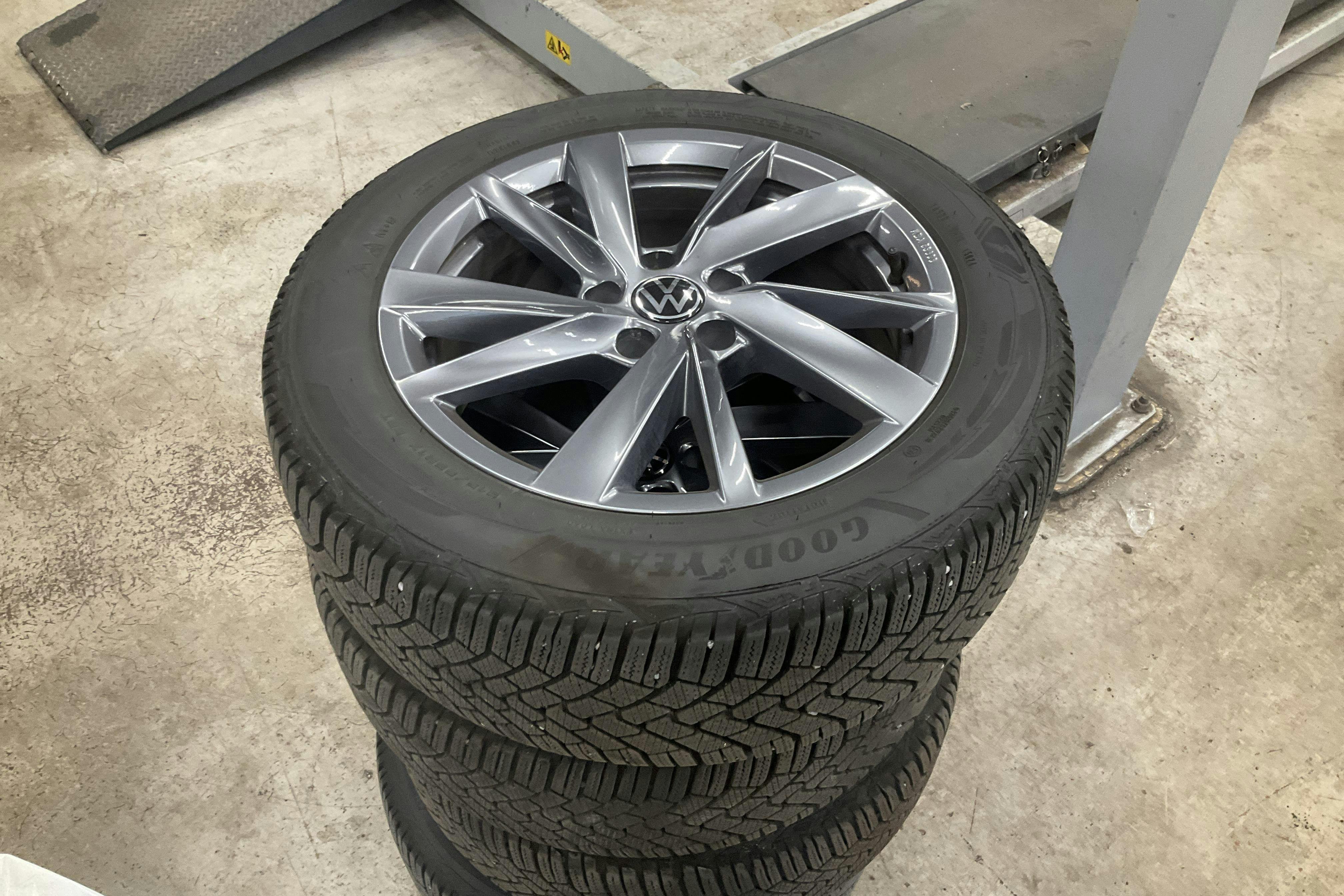 Vehicle Image 20