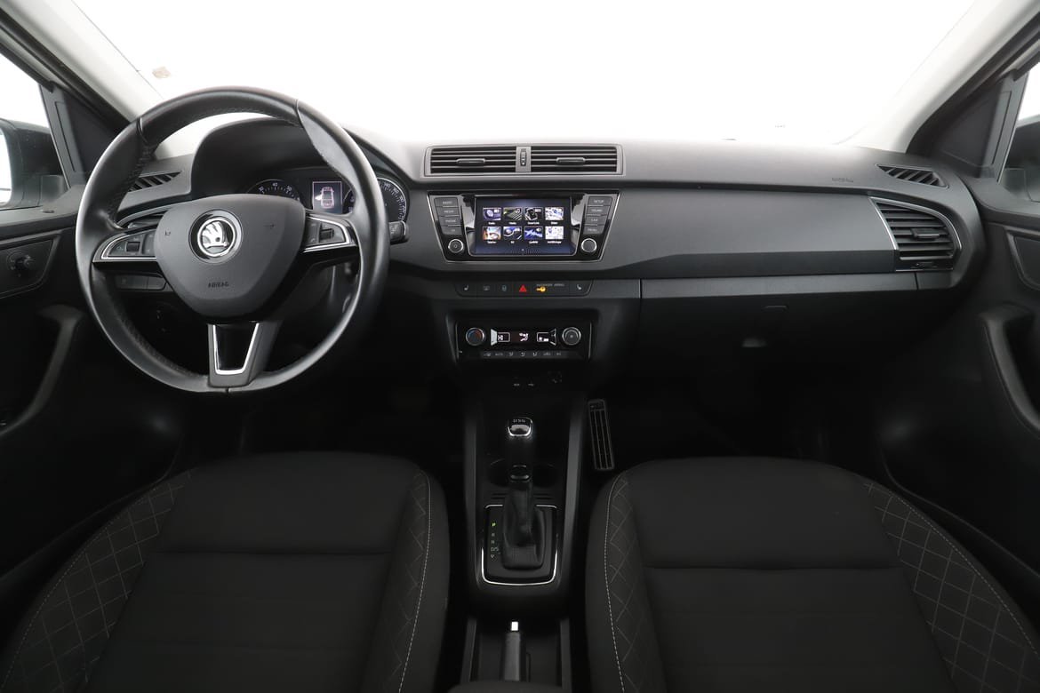 Vehicle Image 12