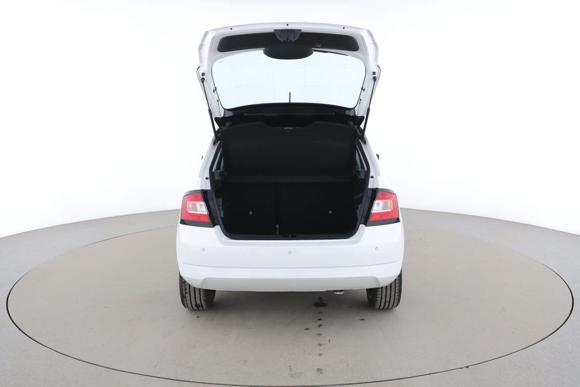 Vehicle Image 16