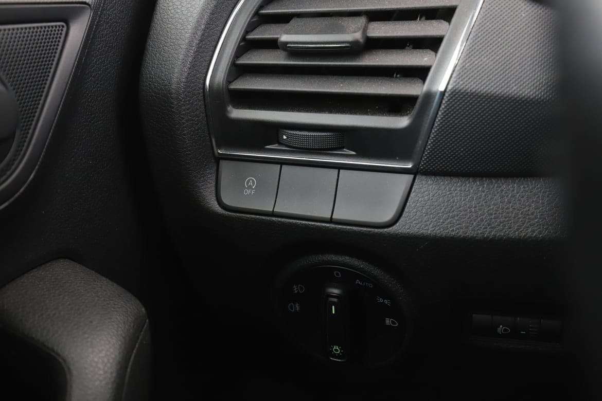 Vehicle Image 33