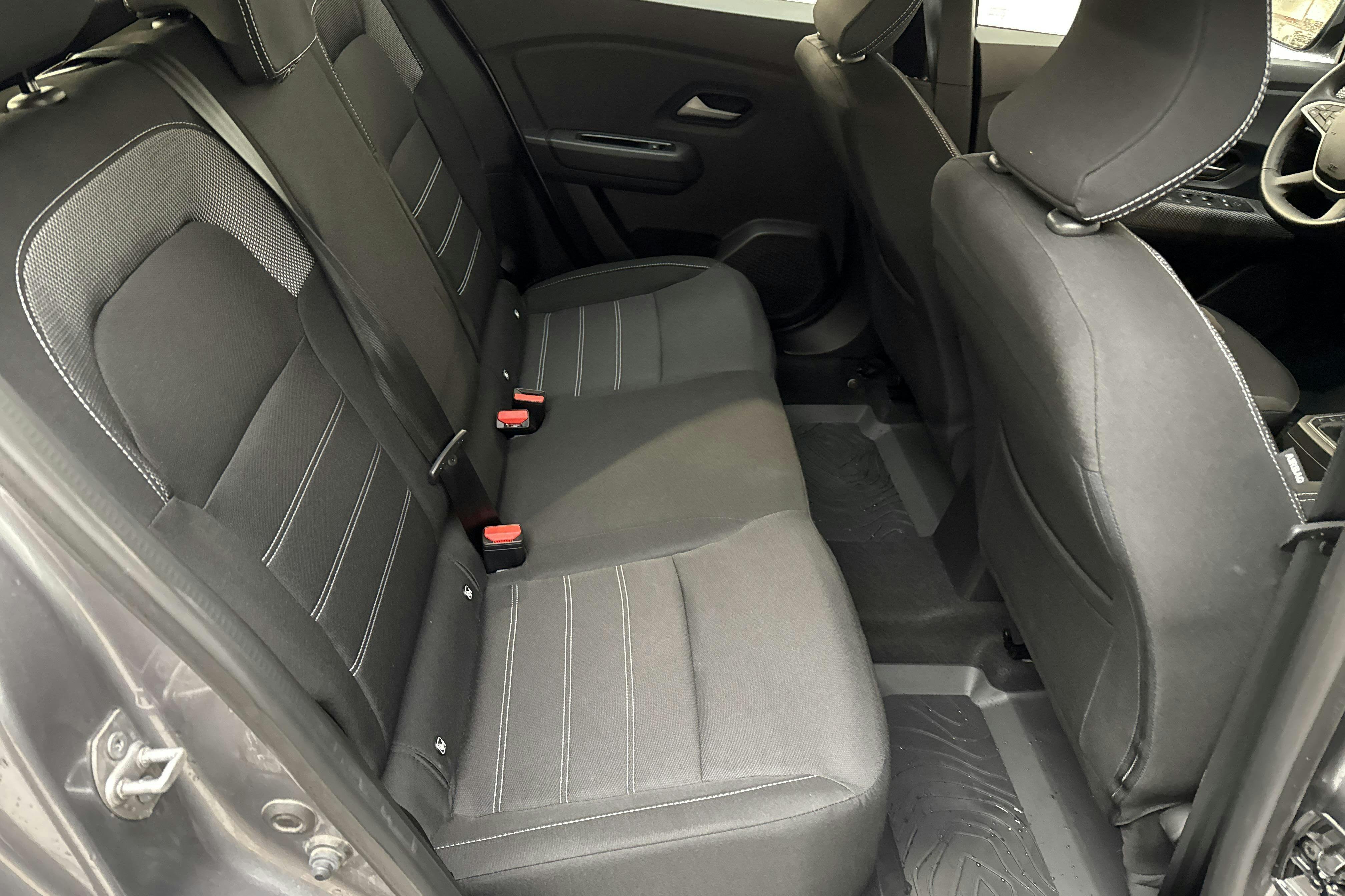 Vehicle Image 7