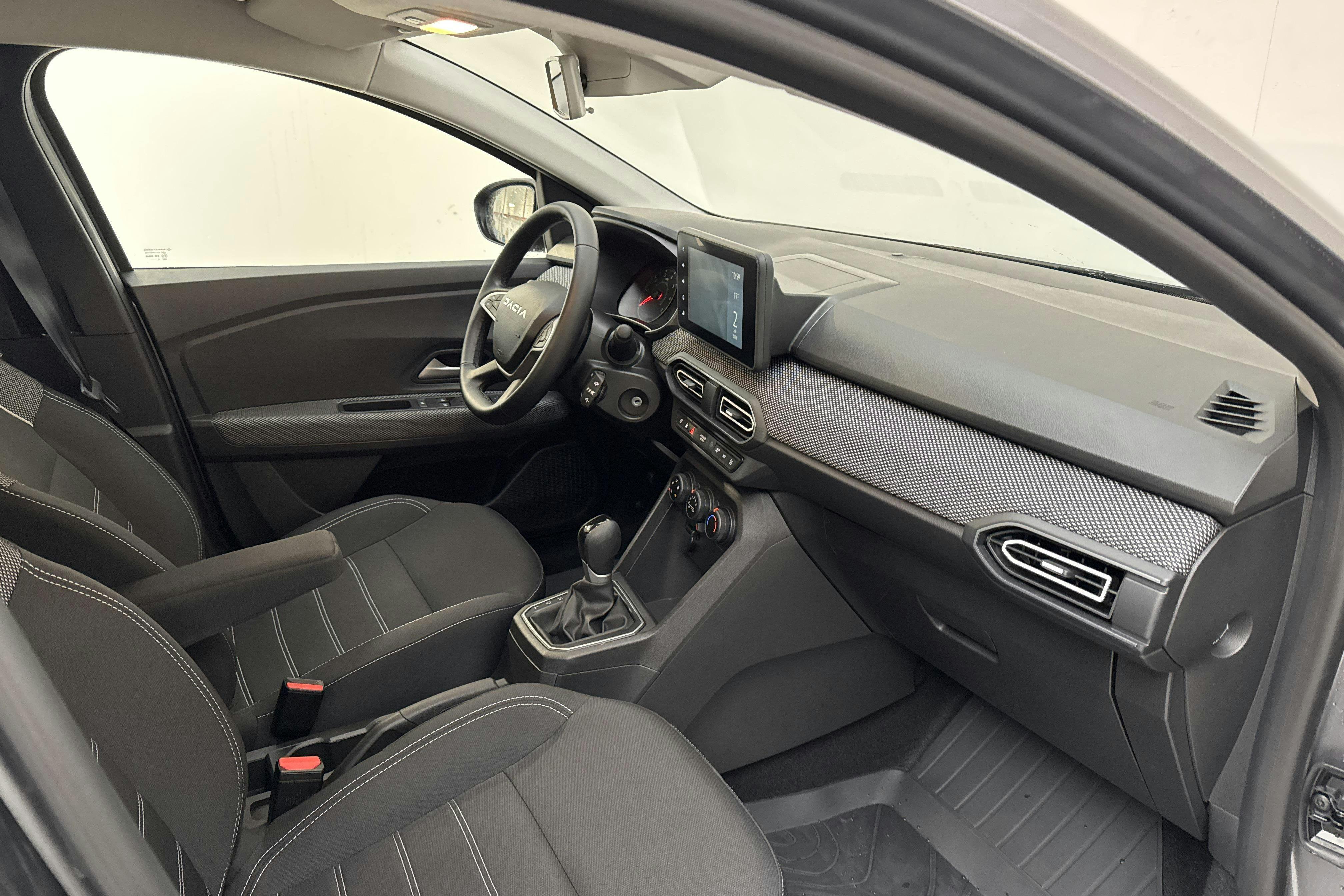 Vehicle Image 9
