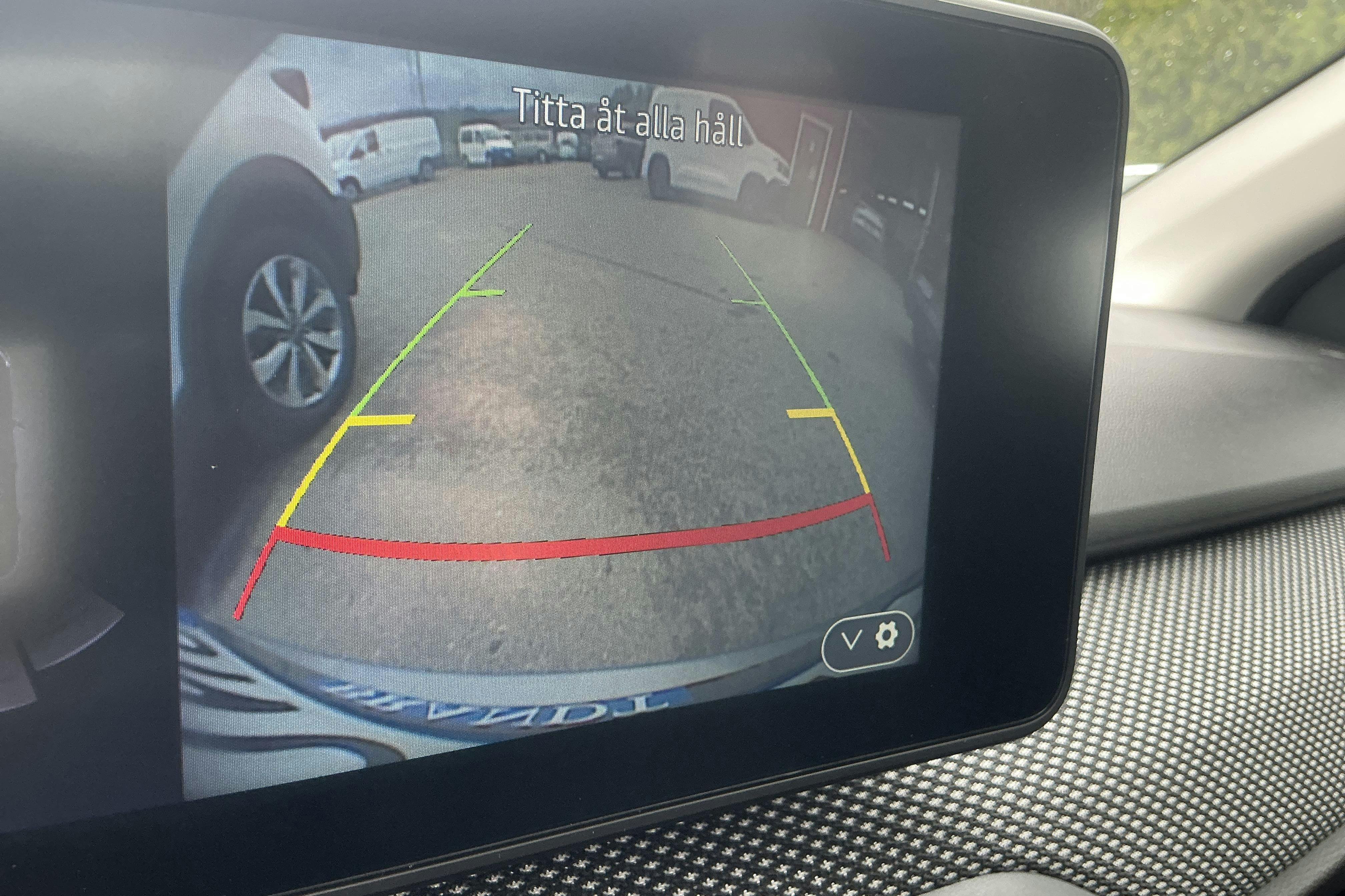 Vehicle Image 13