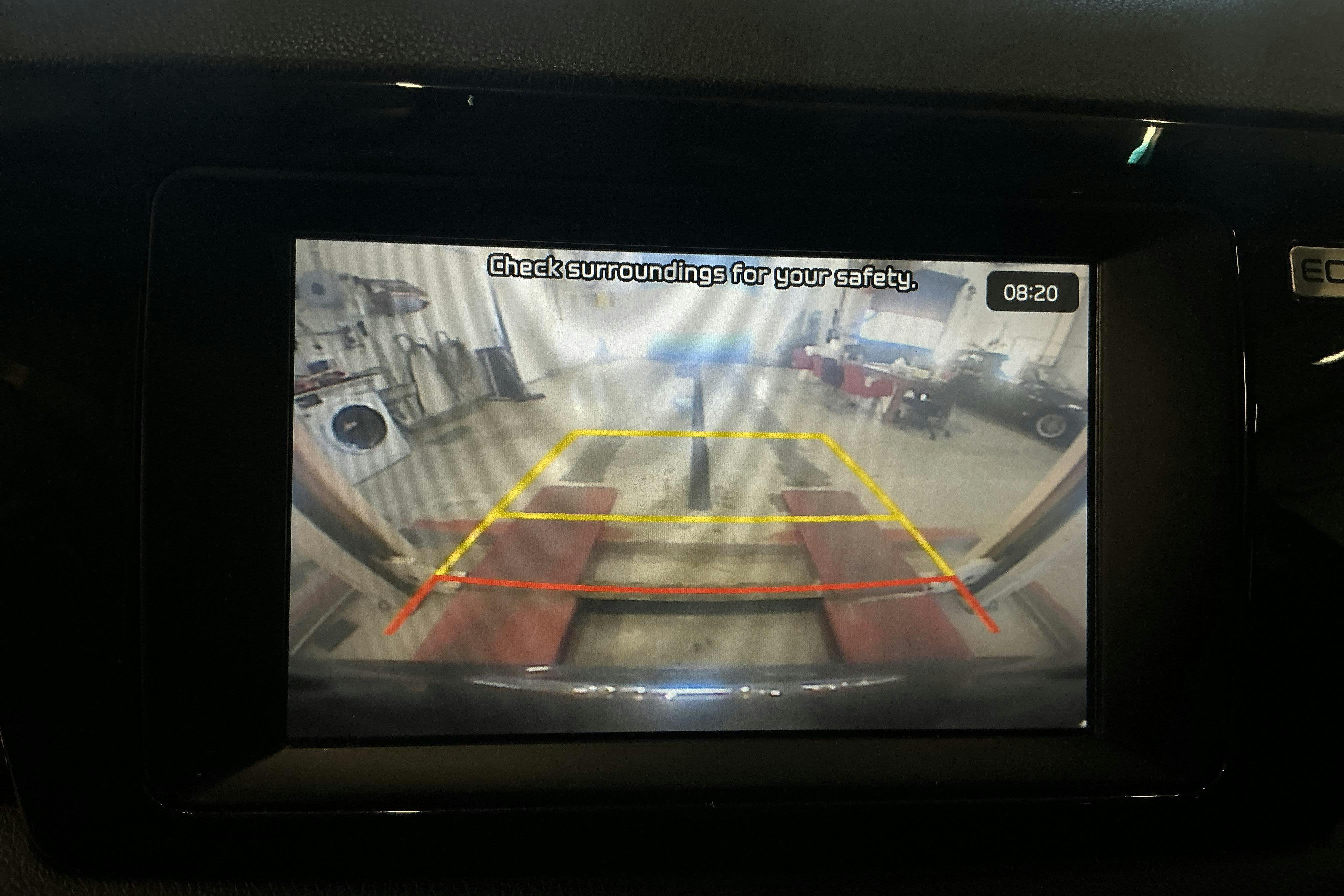 Vehicle Image 12