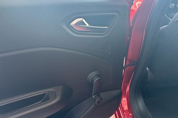 Vehicle Image 23