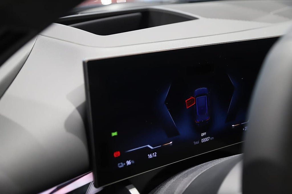 Vehicle Image 9