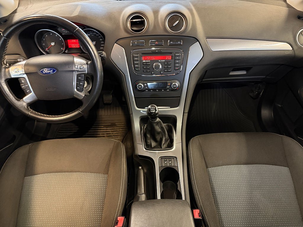 Vehicle Image 9