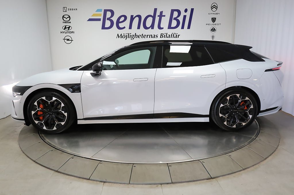 Vehicle Image 6