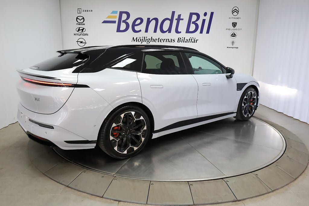 Vehicle Image 9
