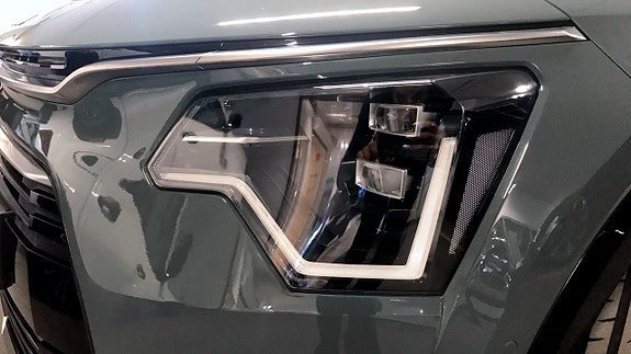 Vehicle Image 11