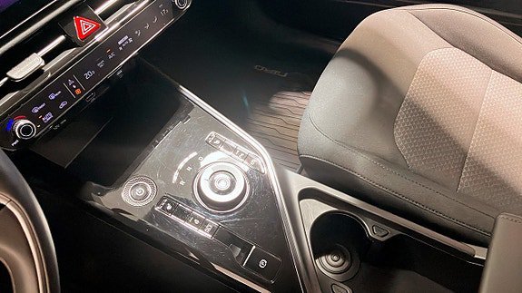 Vehicle Image 11