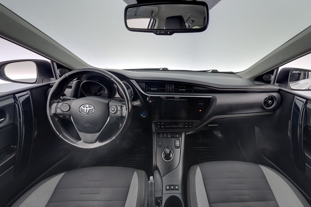 Vehicle Image 13