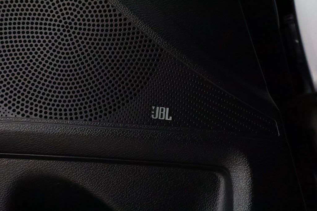 Vehicle Image 24