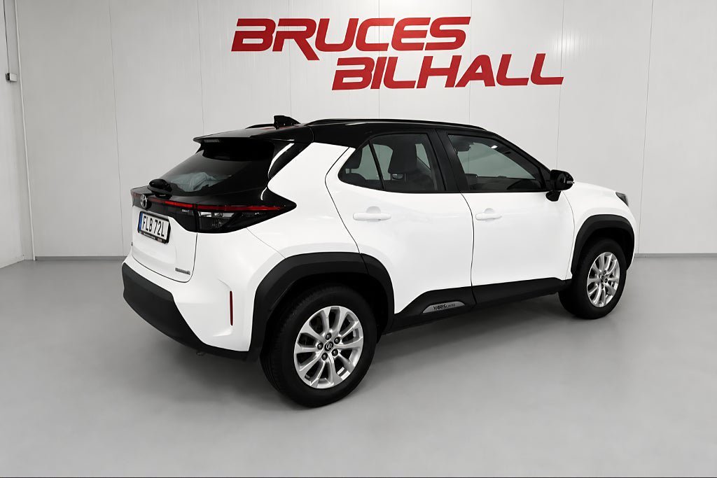 Vehicle Image 6