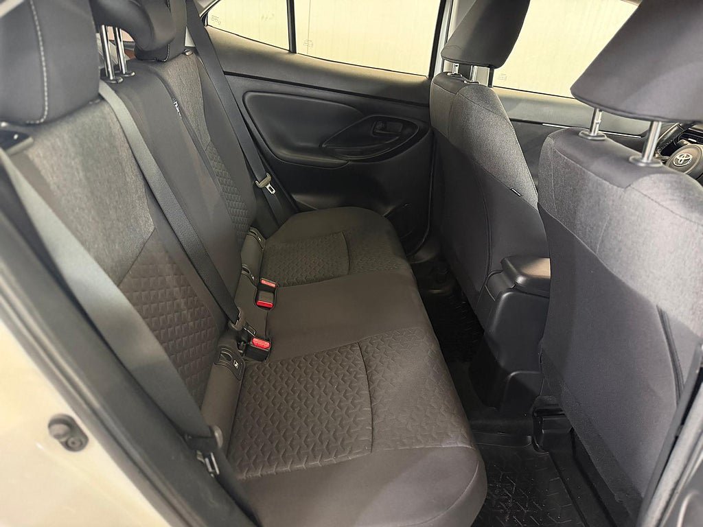 Vehicle Image 9
