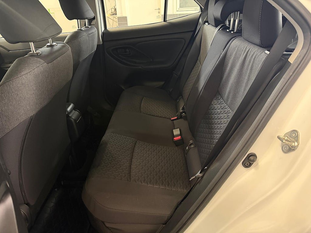 Vehicle Image 10