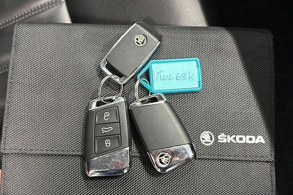 Vehicle Image 28