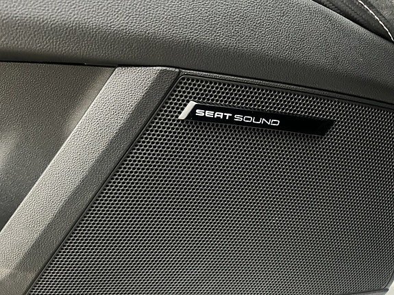 Vehicle Image 28