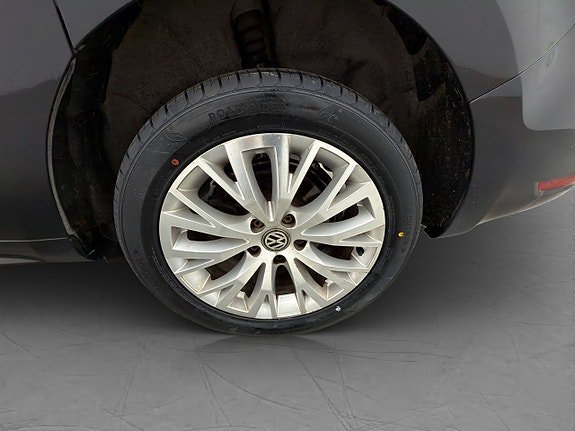 Vehicle Image 24