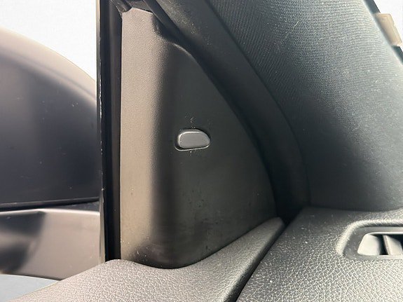 Vehicle Image 26