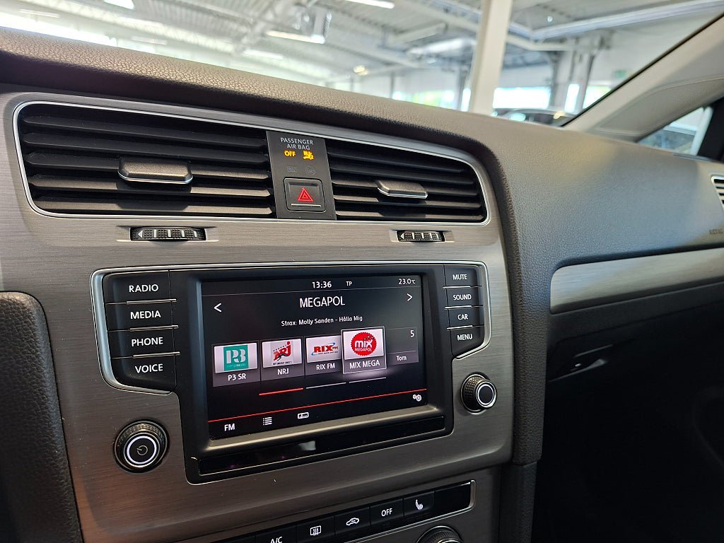 Vehicle Image 15