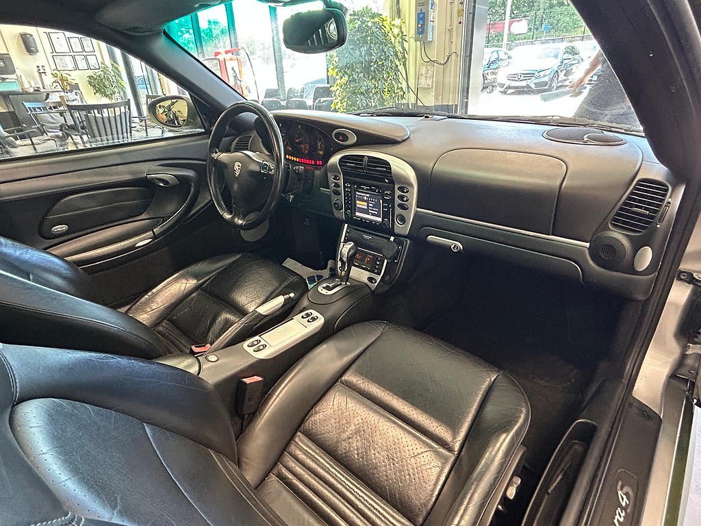 Vehicle Image 18
