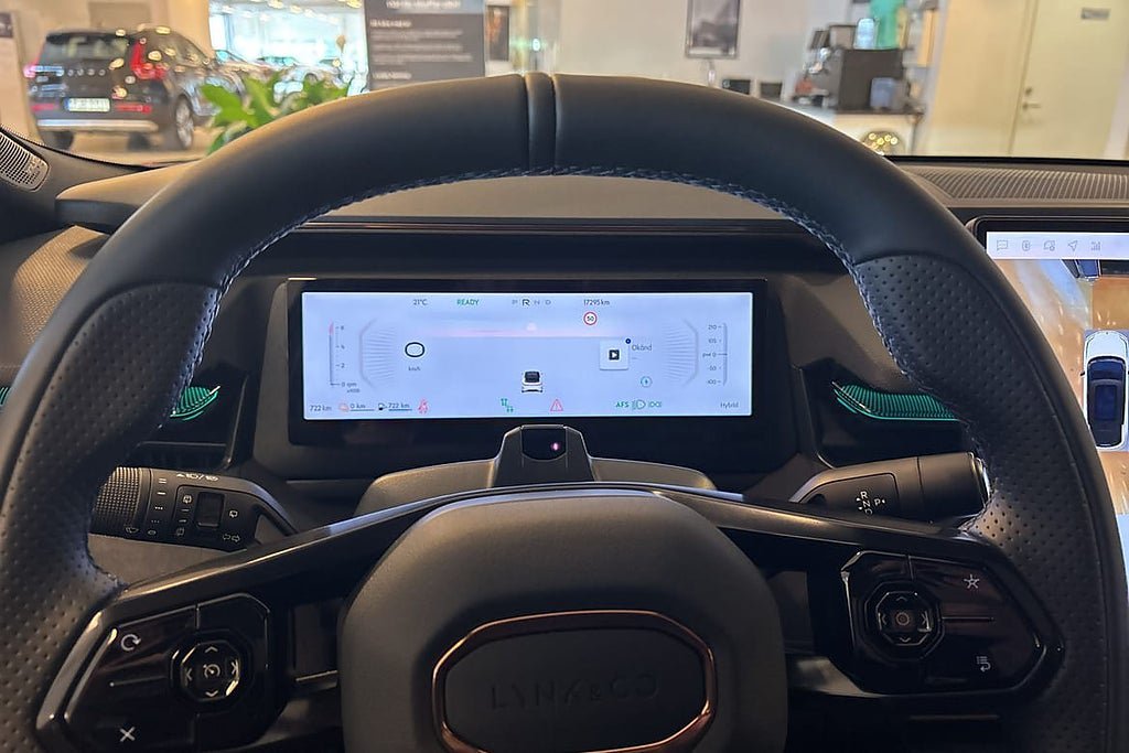 Vehicle Image 16