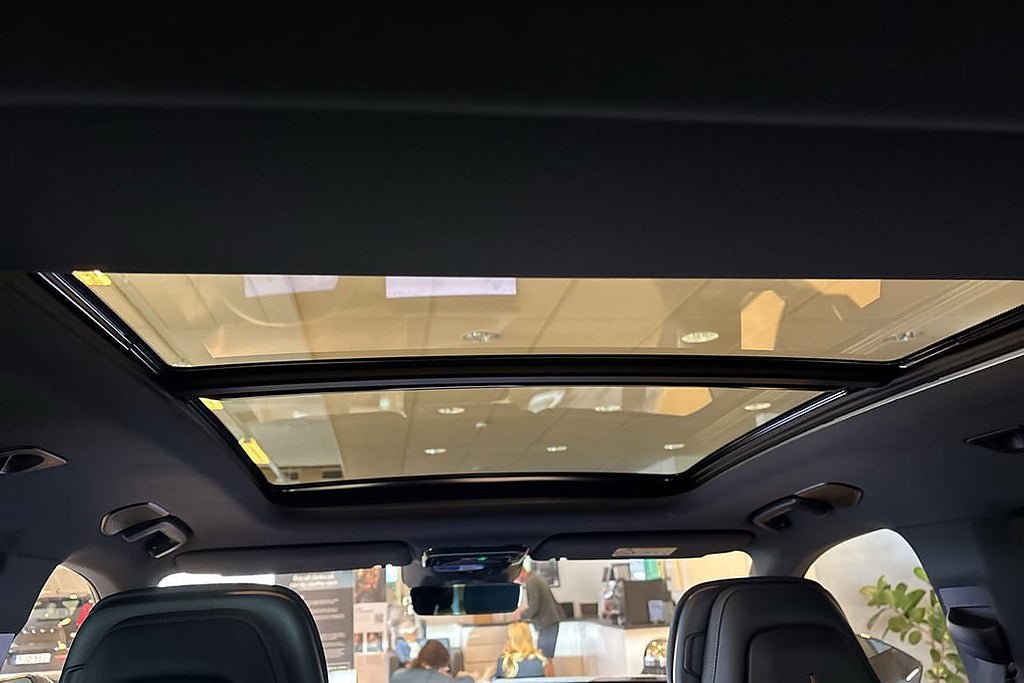Vehicle Image 25