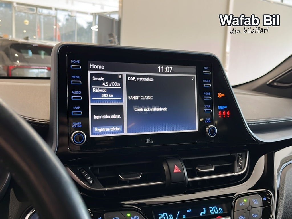 Vehicle Image 11