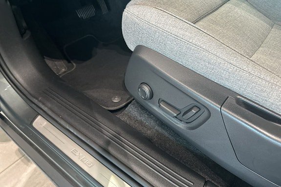 Vehicle Image 26