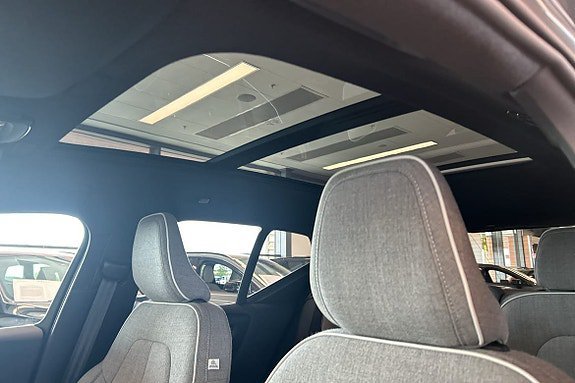 Vehicle Image 28