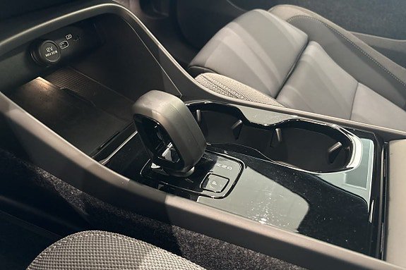 Vehicle Image 26