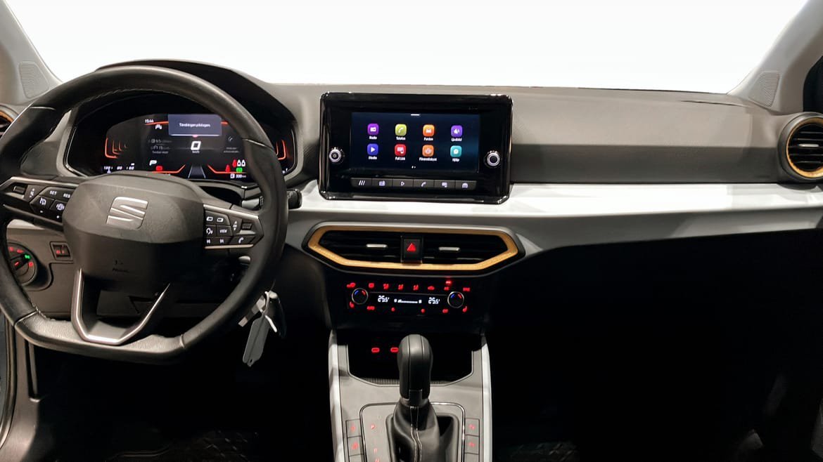 Vehicle Image 10