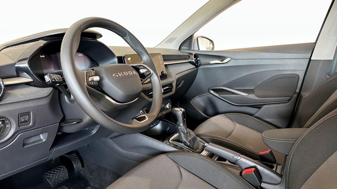 Vehicle Image 7