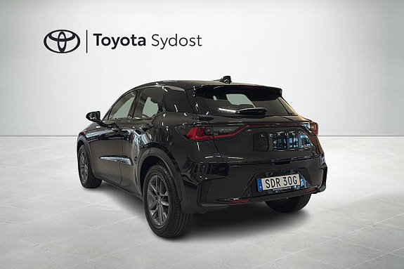 Vehicle Image 11