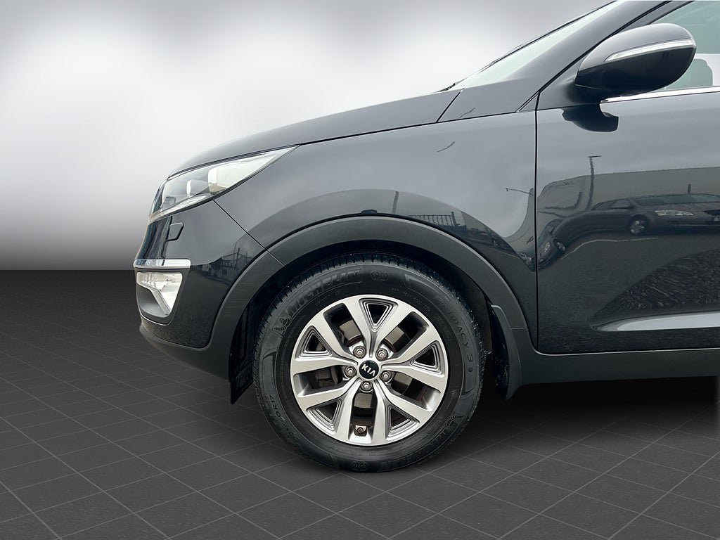 Vehicle Image 9