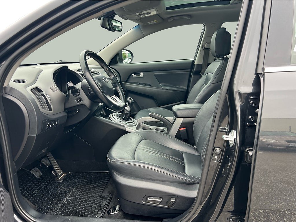 Vehicle Image 11