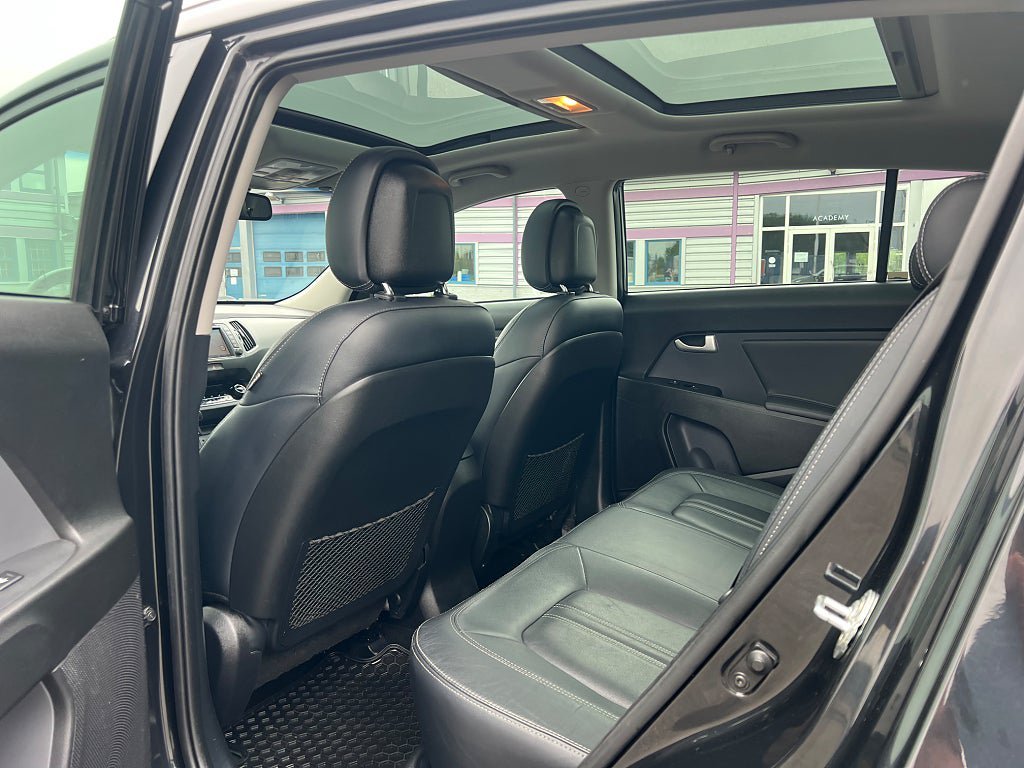 Vehicle Image 14