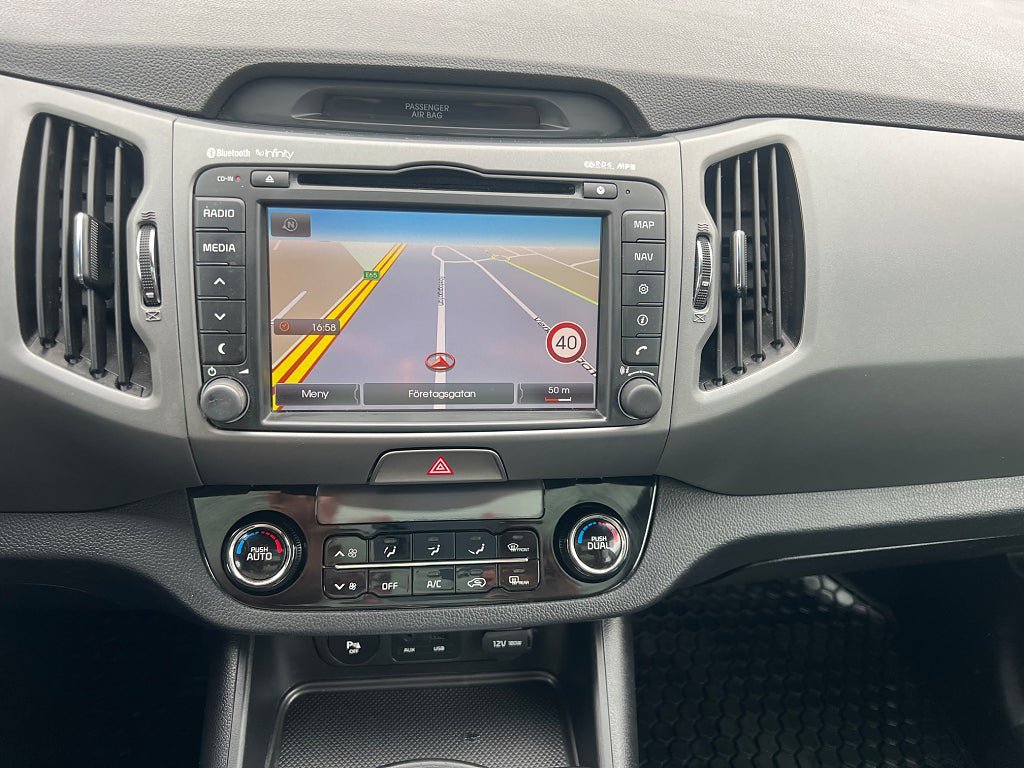 Vehicle Image 16