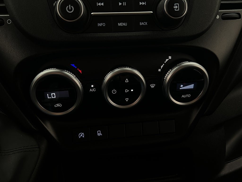 Vehicle Image 22