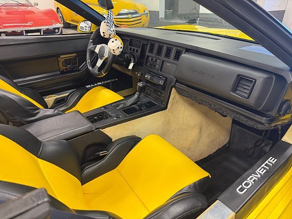 Vehicle Image 23