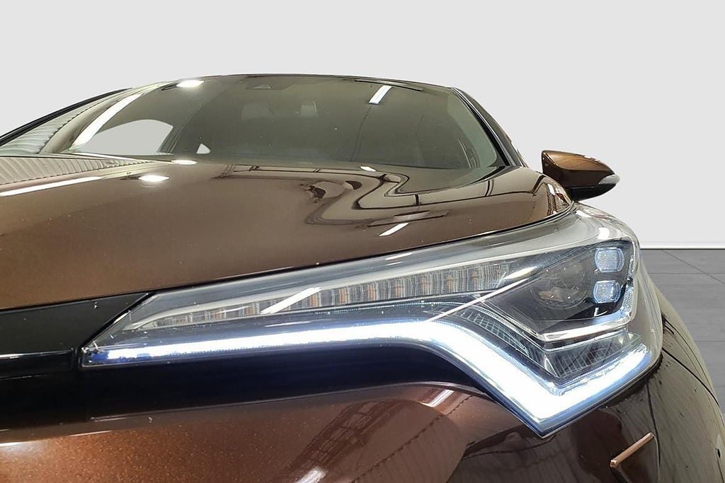 Vehicle Image 11