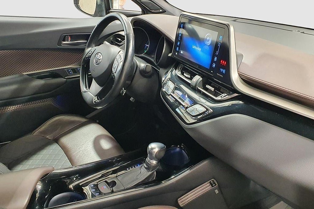 Vehicle Image 16