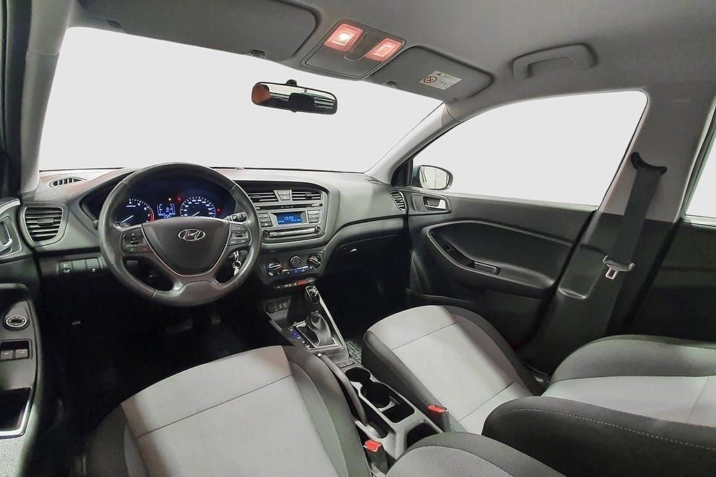 Vehicle Image 13