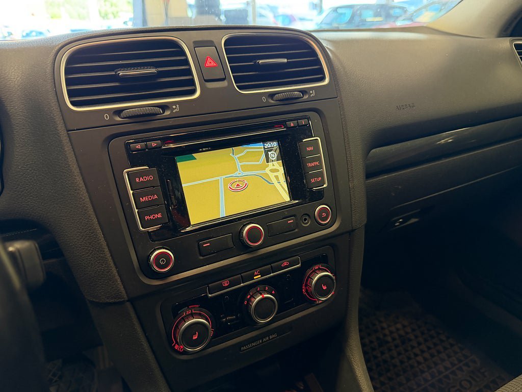 Vehicle Image 9